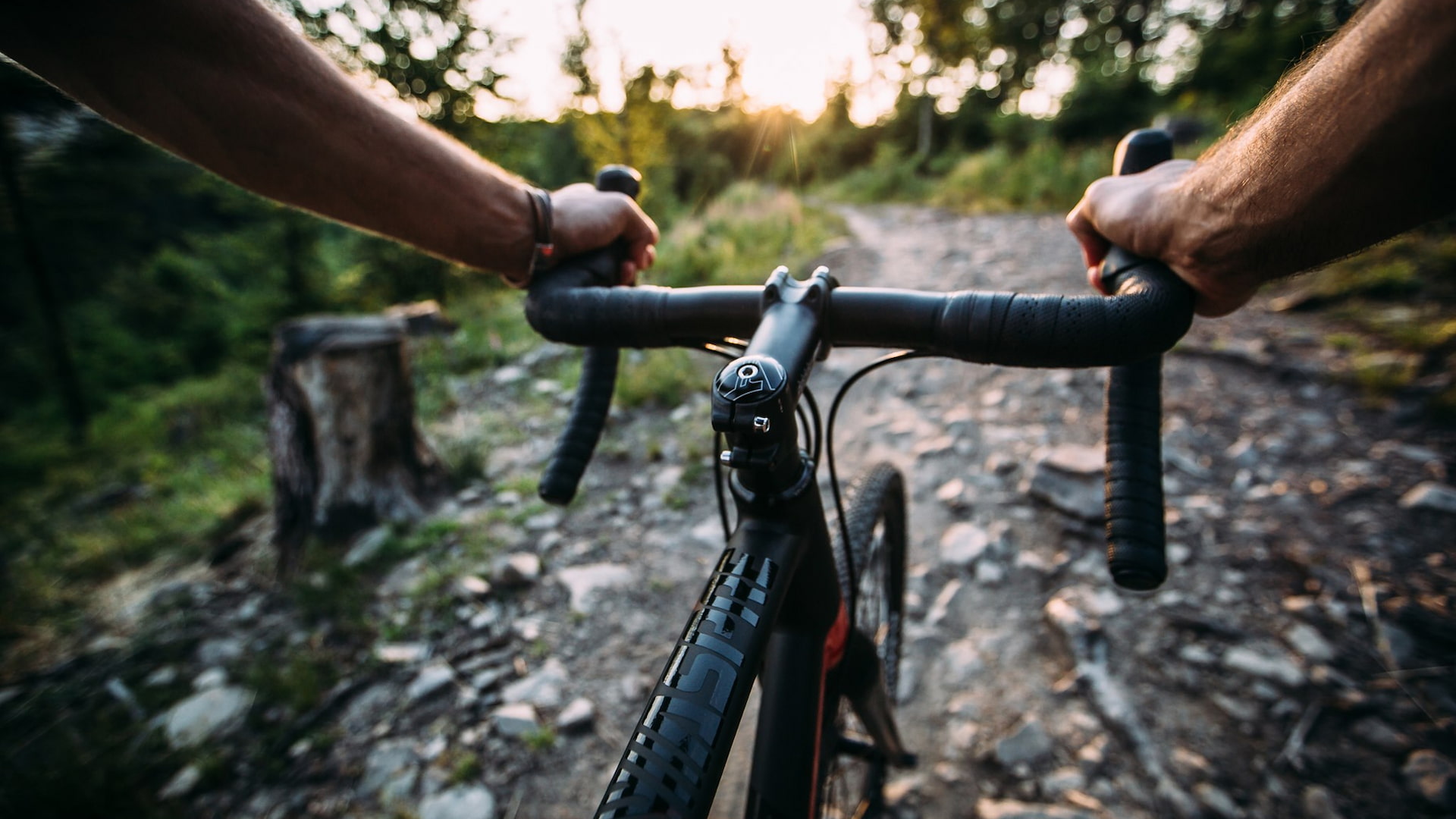 Gravel czy szosa – Jaki rower wybrać?