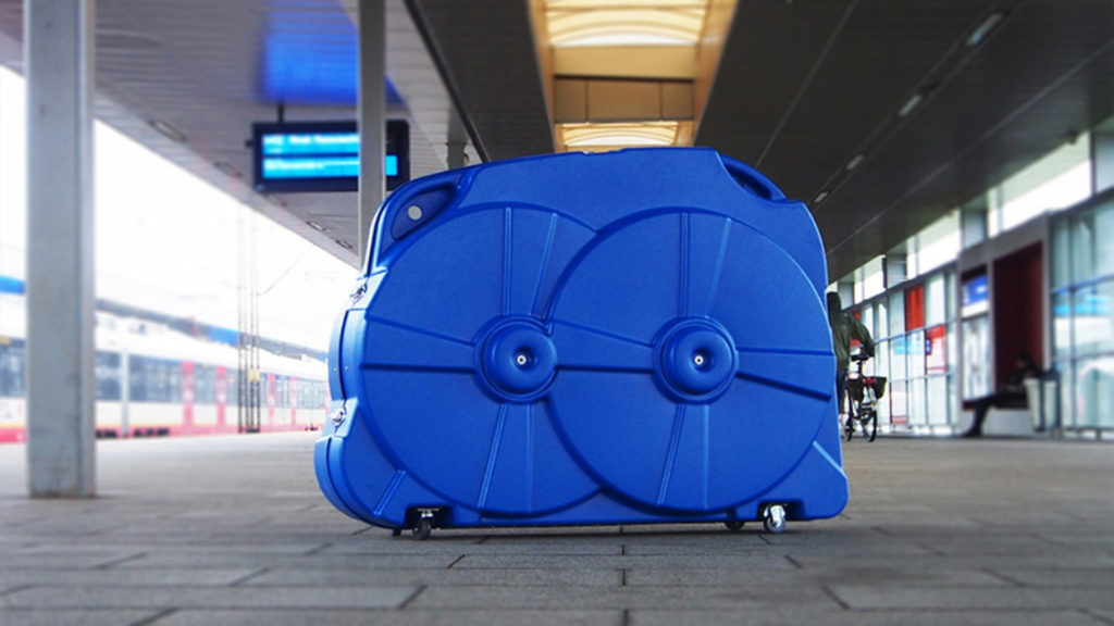 Niebieska walizka transportowa na rower