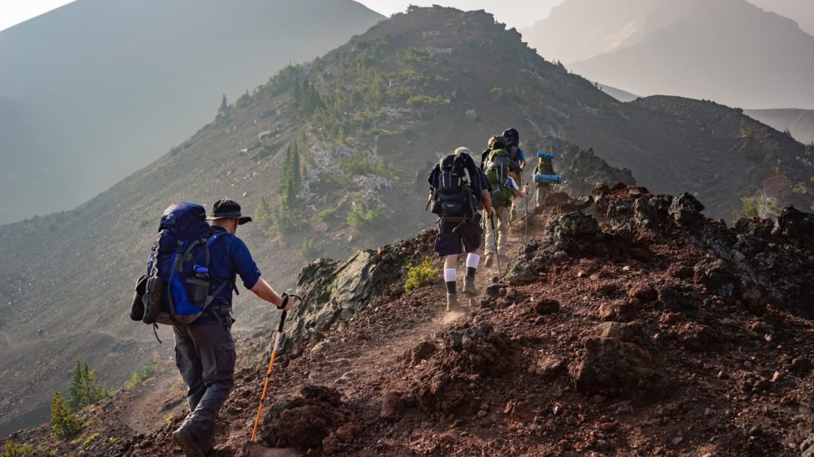 Kijki do chodzenia po górach – inaczej kije trekkingowe, które wspomogą nas w podróży